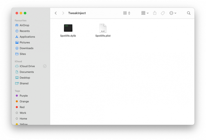 dylib file in TweakInject folder screenshot.