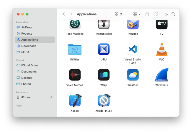 Screenshot of Finder app showing Applications folder.
