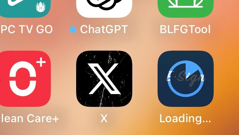 Promotion image of How to download Esign for iOS 17 article.