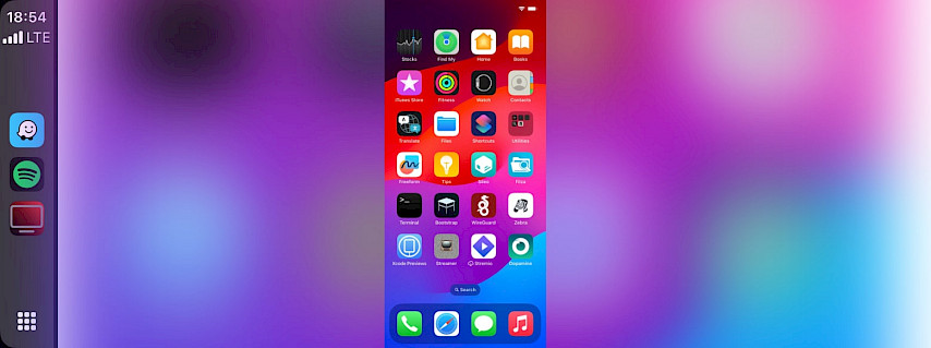 iPhone screen mirroring on CarPlay