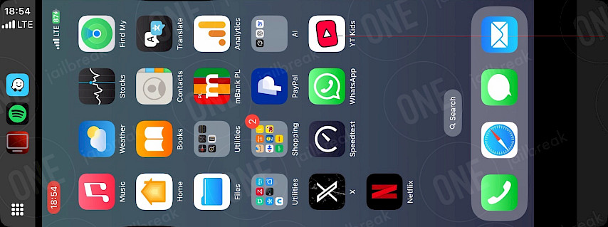 Skoda CarPlay with enabled iPhone Mirroring Feature